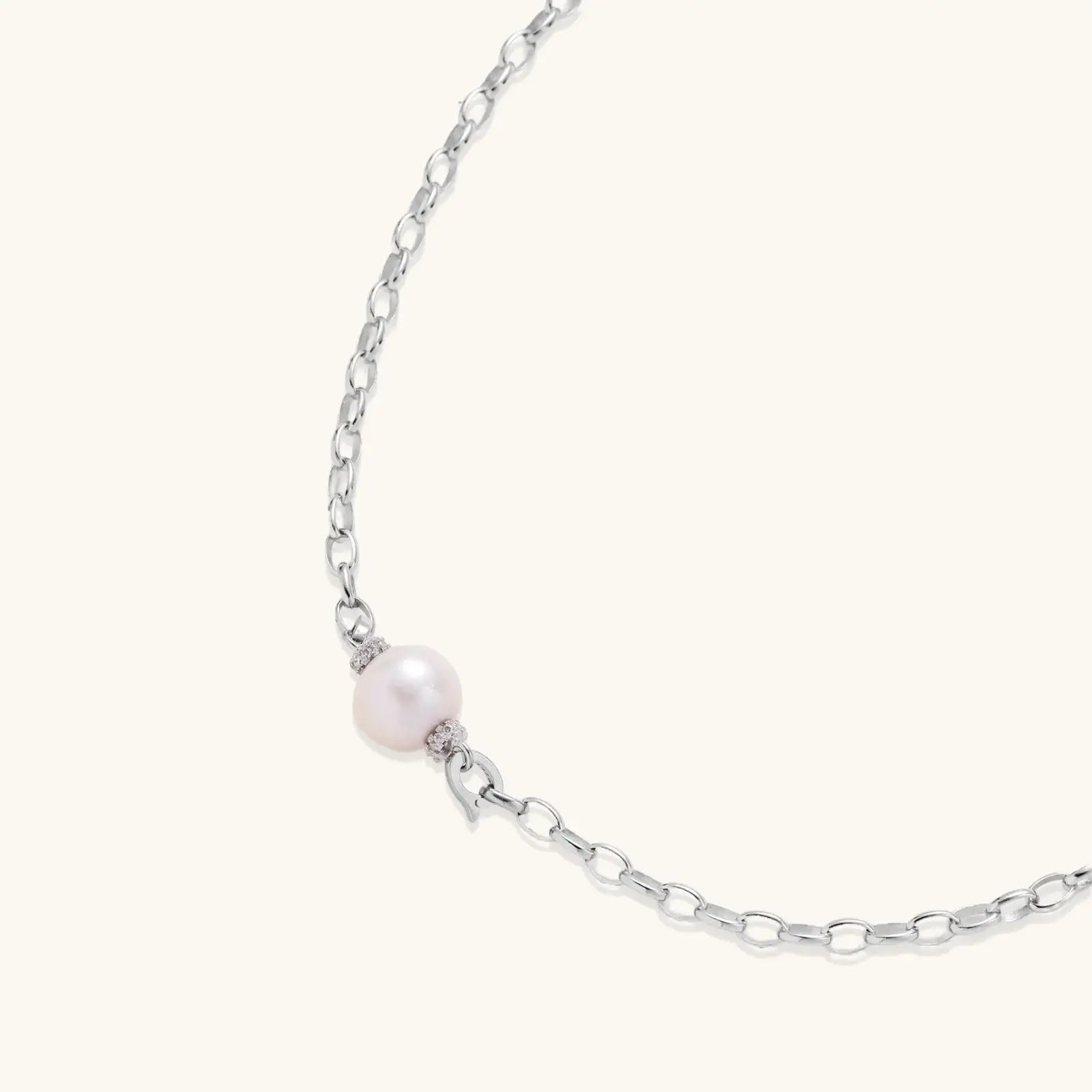 Luna Pearl Chain Necklace featuring a luminous freshwater pearl on a rhodium-plated sterling silver chain.