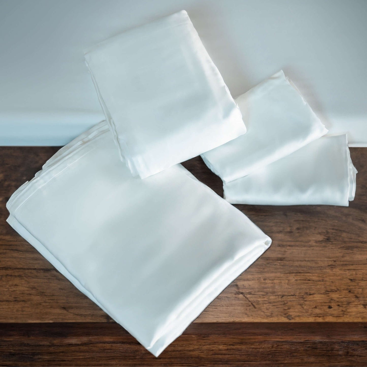 Eucalyptus Silk Sheets – Cooling, Breathable & Hypoallergenic